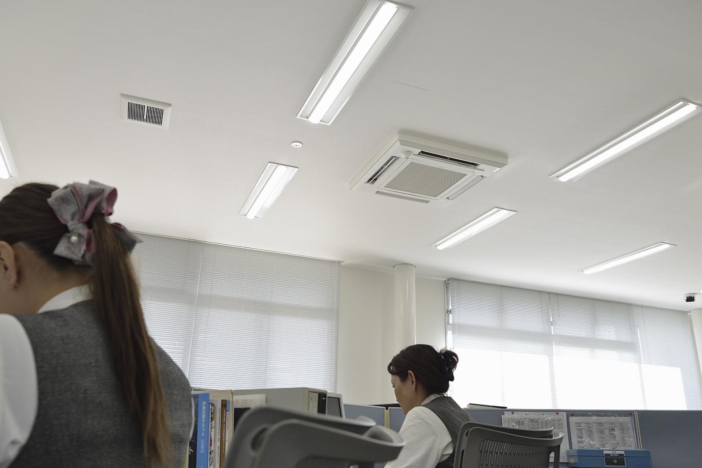 高効率の空調設備への更新、照明LED化で快適性が向上（津営業所）